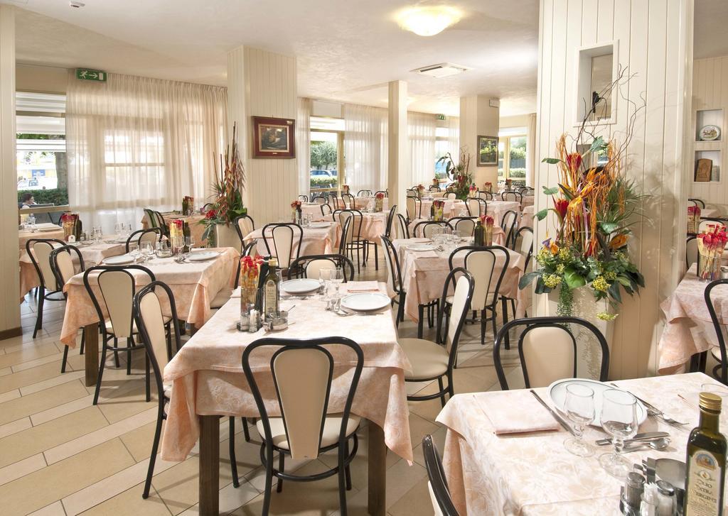 Hotel Odeon Cervia Exterior photo